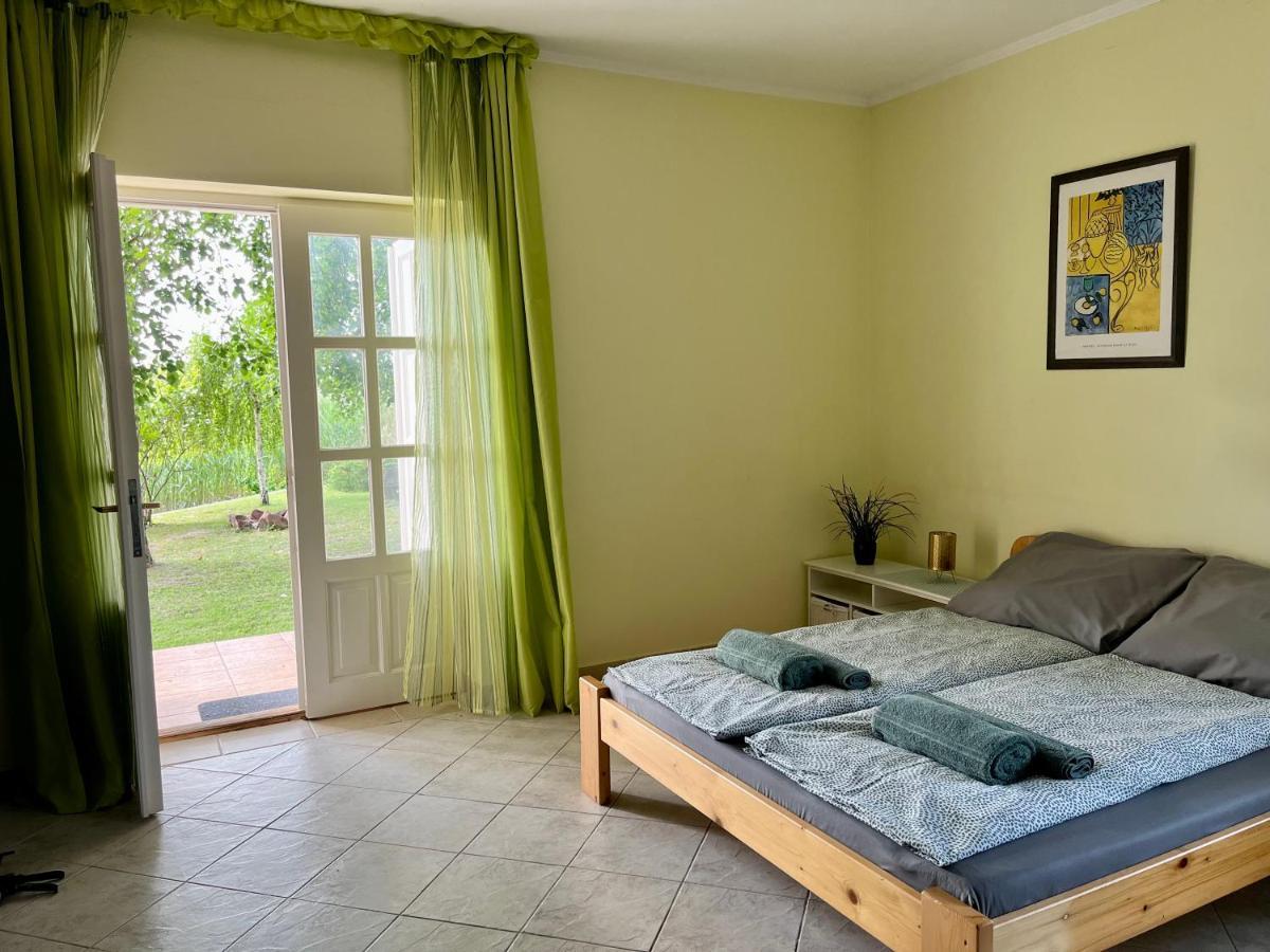 Апартаменты Casa Di Bianca - Koezvetlen Vizparti Nyaralo Шиофок Экстерьер фото